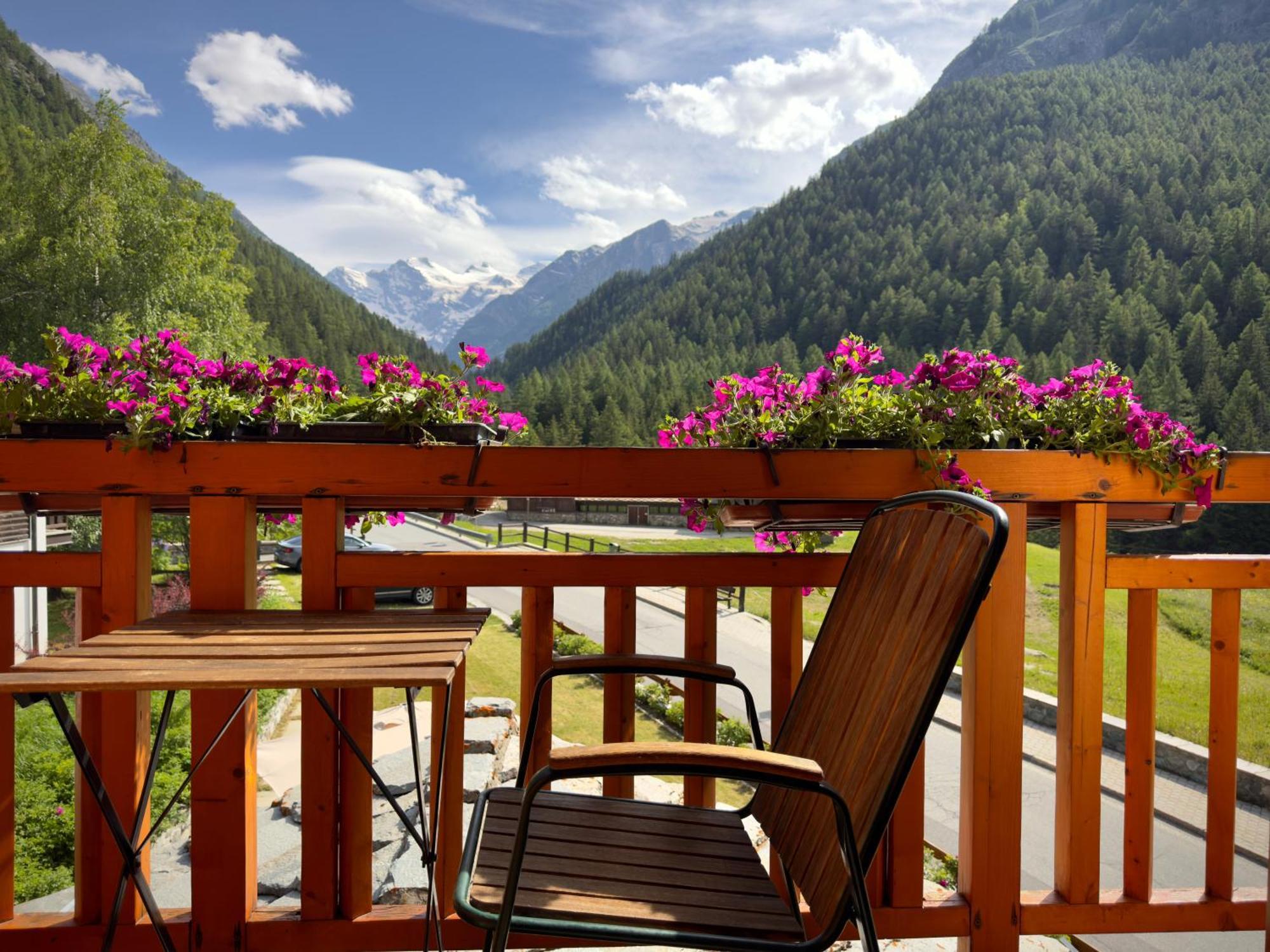 Hotel Le Bouquet - Adults Only กอนเญ ภายนอก รูปภาพ